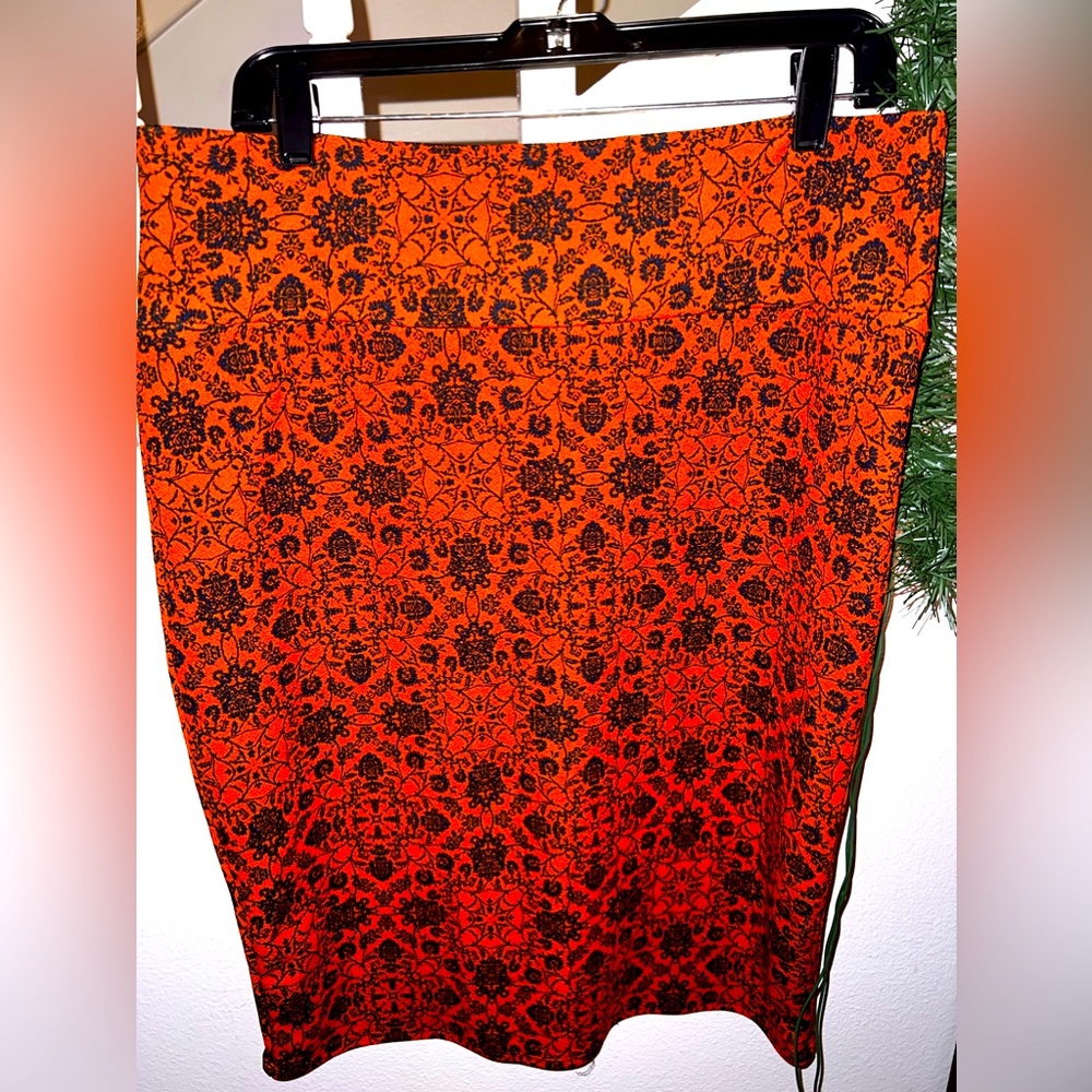 LuLaRoe printed pencil skirt!